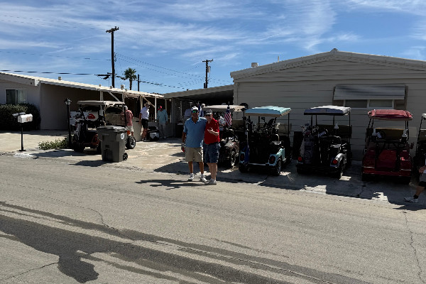 Golfers are lined up and waiting!